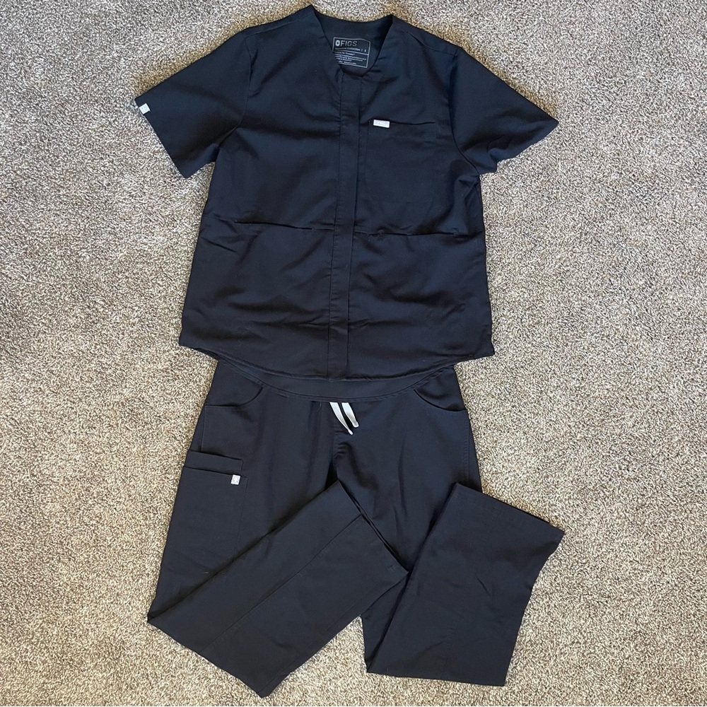 FIGS Scrub Set Black Masaya Full Zip Top Kade Cargo Pants Women’s Size Small